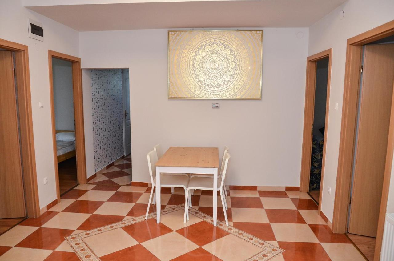 HajdúszoboszlóGabor Aron Apartman公寓式酒店 外观 照片