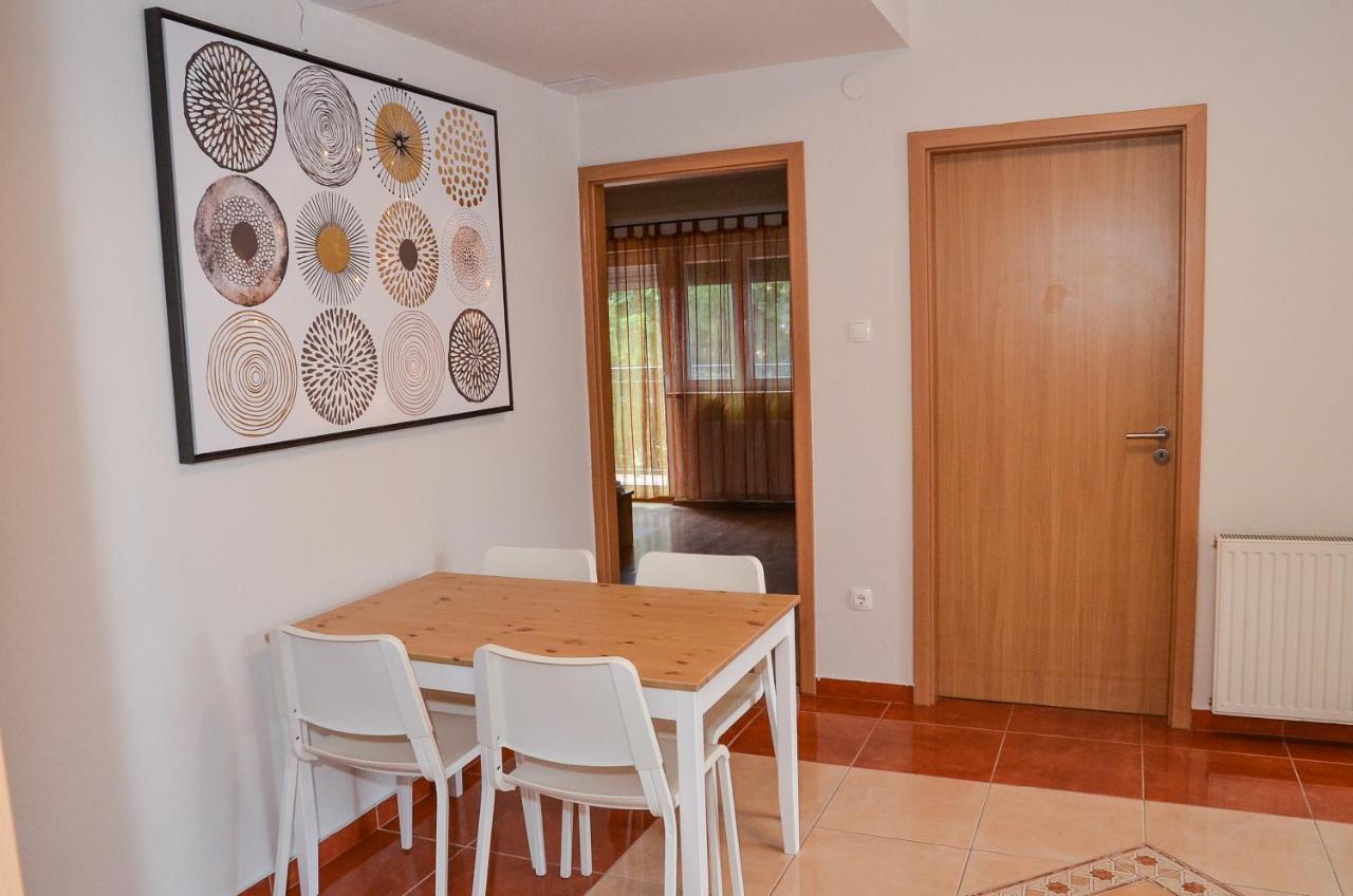 HajdúszoboszlóGabor Aron Apartman公寓式酒店 外观 照片