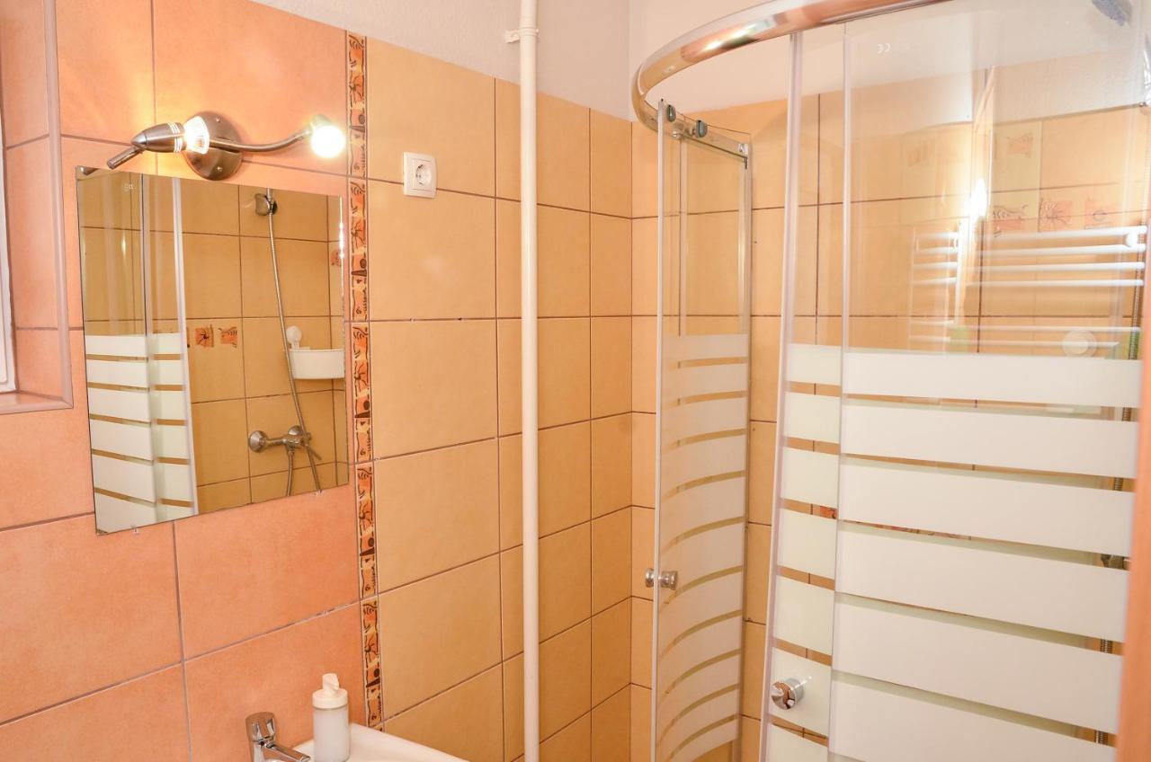 HajdúszoboszlóGabor Aron Apartman公寓式酒店 外观 照片