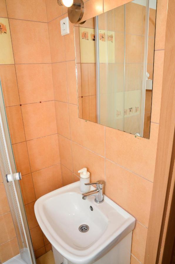 HajdúszoboszlóGabor Aron Apartman公寓式酒店 外观 照片