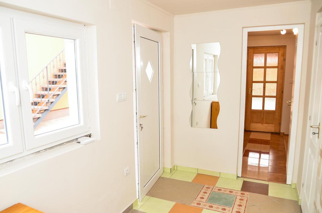 HajdúszoboszlóGabor Aron Apartman公寓式酒店 外观 照片