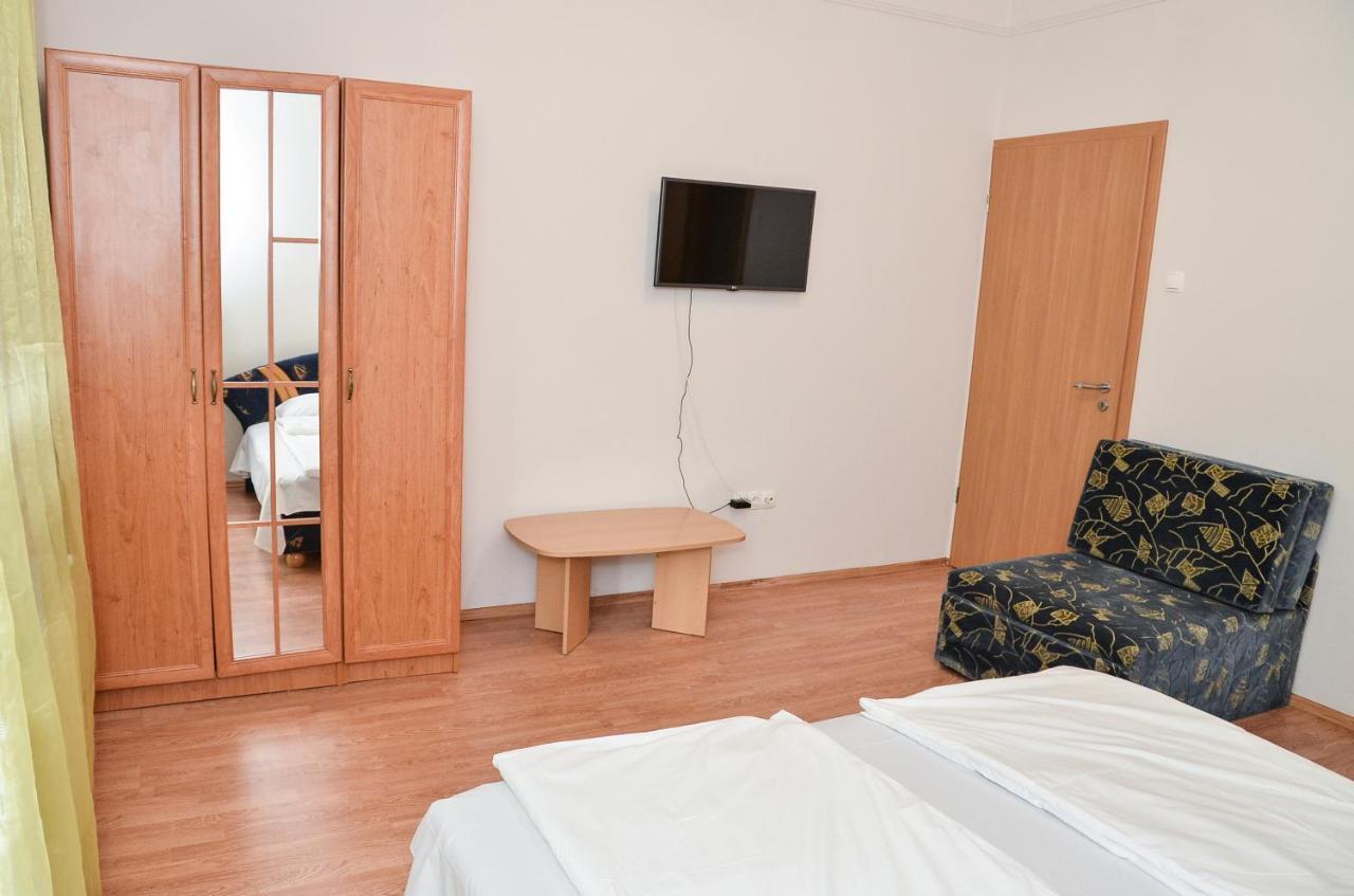HajdúszoboszlóGabor Aron Apartman公寓式酒店 外观 照片