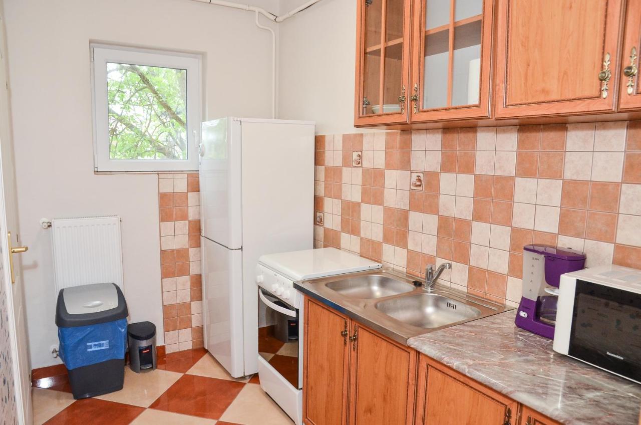 HajdúszoboszlóGabor Aron Apartman公寓式酒店 外观 照片