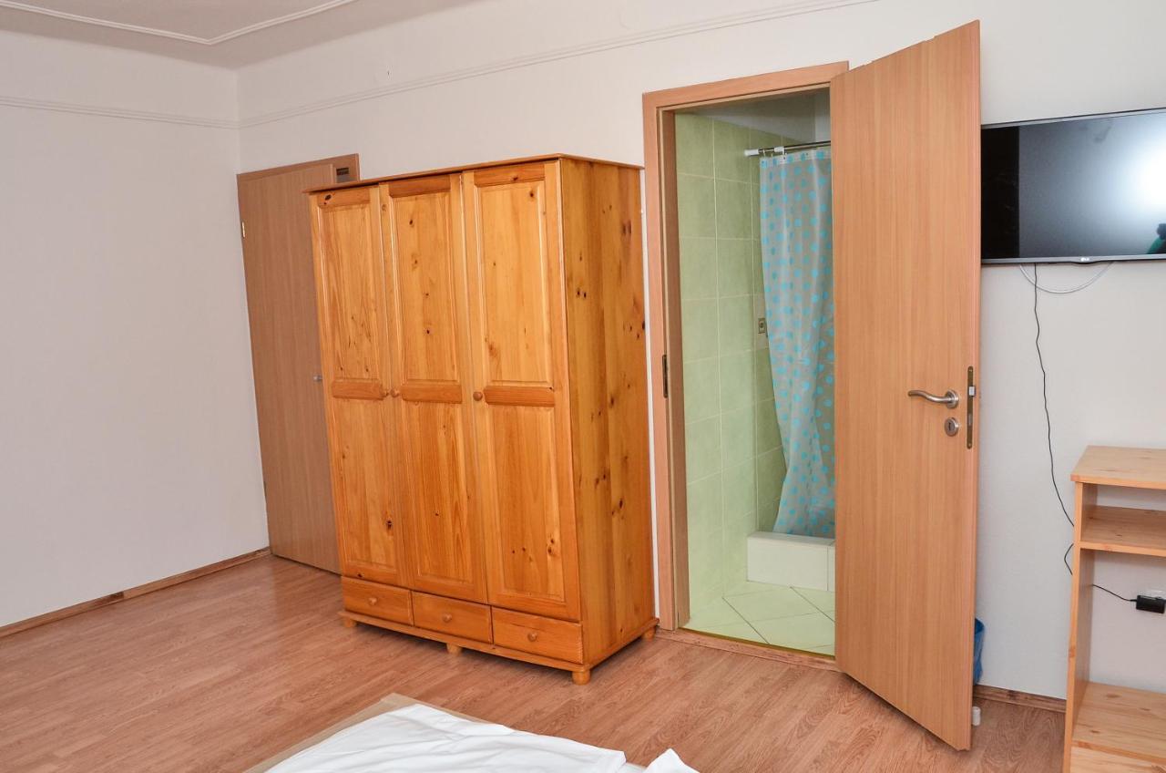 HajdúszoboszlóGabor Aron Apartman公寓式酒店 外观 照片
