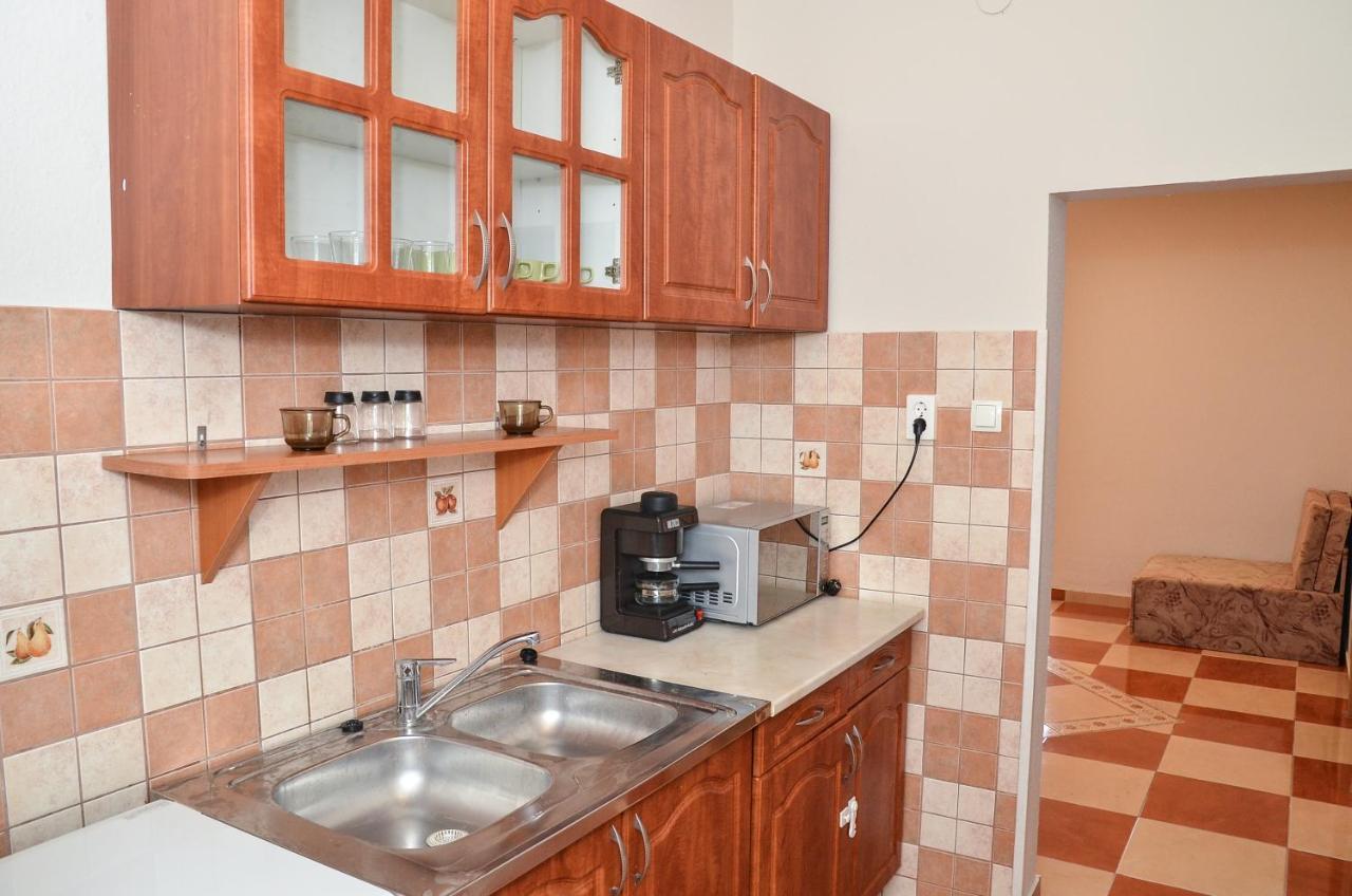 HajdúszoboszlóGabor Aron Apartman公寓式酒店 外观 照片